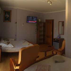 Camera quadrupla